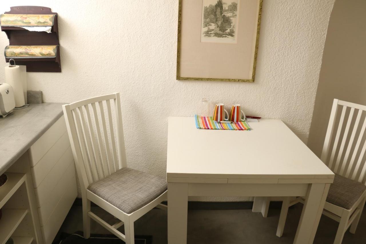 Apartment Mit Gartenblick Und Kleines Im 3 Familienhaus